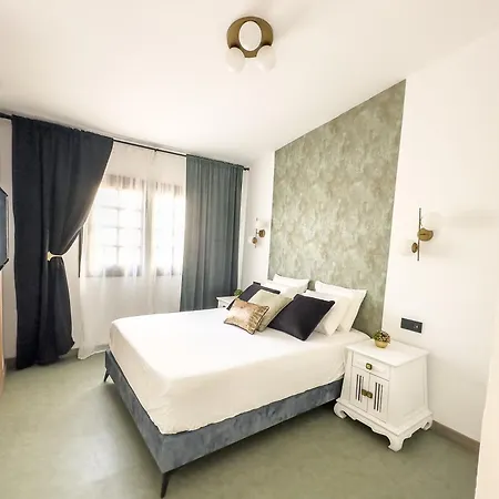 Infinity Ocean View アパート アデヘ