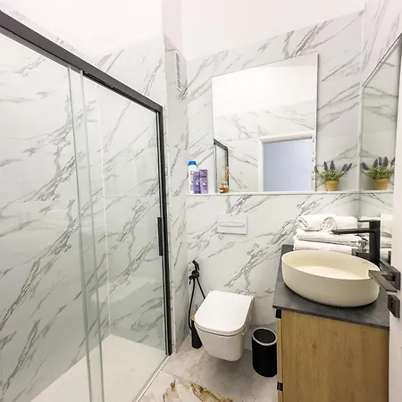 Infinity Ocean View * 아데제